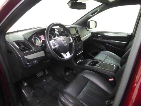 Used 2019 Dodge Grand Caravan GT FWD image 18