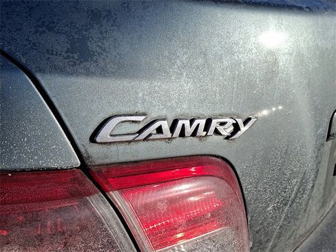 Used 2011 Toyota Camry LE image 4