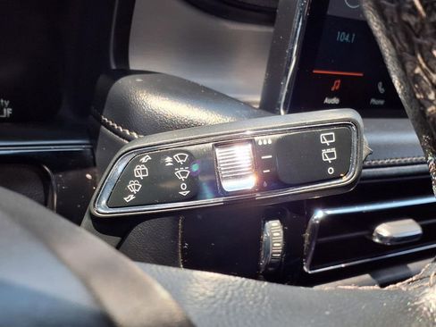 Used 2023 Lincoln Nautilus FWD w/ Premium Package image 19