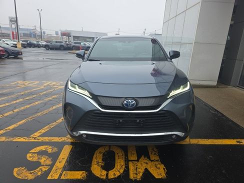 Used 2024 Toyota Venza Limited image 9