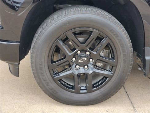 Used 2024 Chevrolet Silverado 1500 Custom RWD image 18