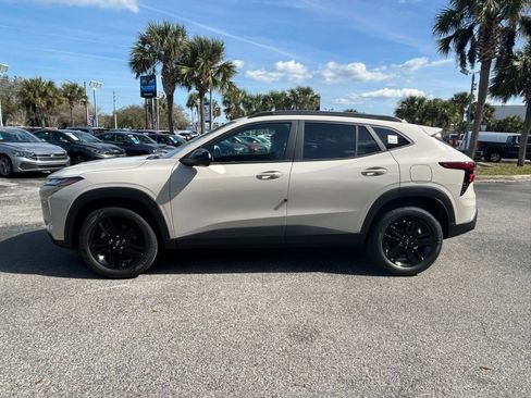 New 2026 Chevrolet Trax ACTIV w/ Sunroof Package FWD image 4
