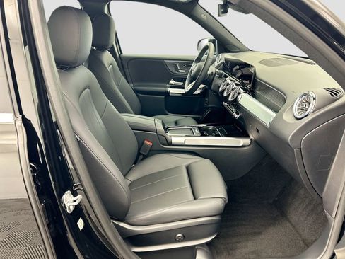 Certified 2025 Mercedes-Benz GLB 250 image 18