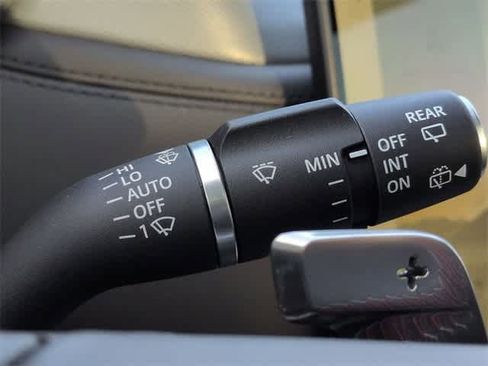 Used 2024 Jaguar F-PACE SVR image 26