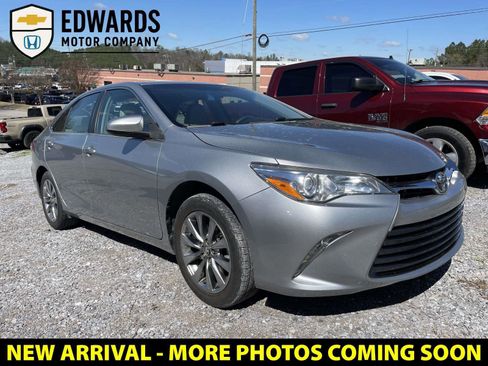 Used 2017 Toyota Camry XLE image 1