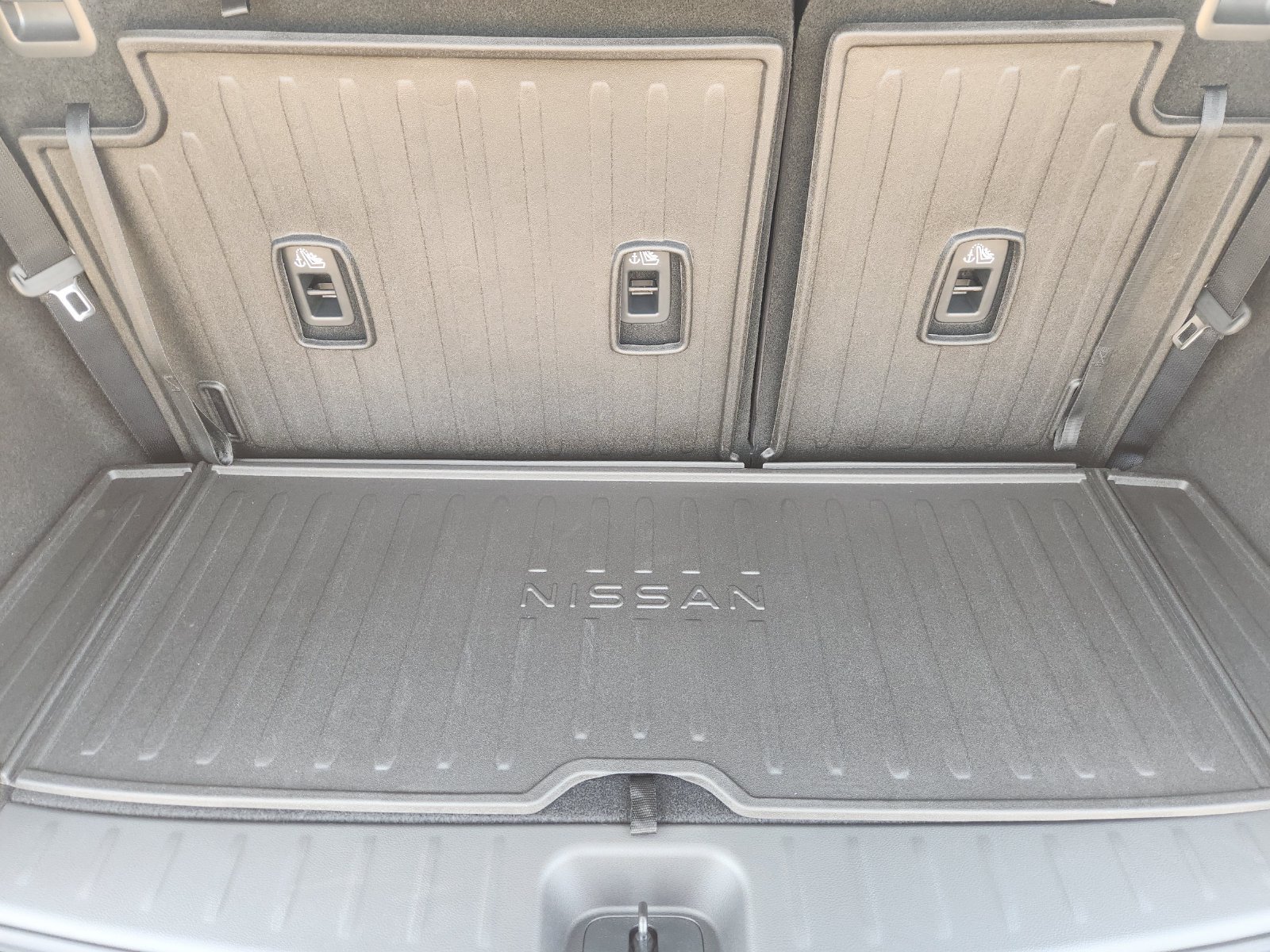 New 2026 Nissan Pathfinder Platinum FWD image 27