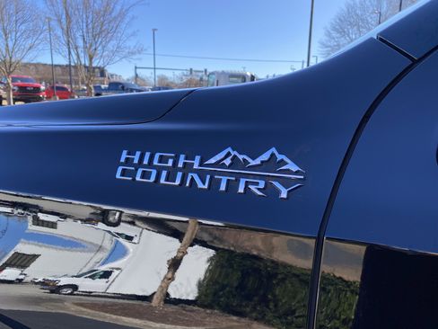 Used 2023 Chevrolet Tahoe High Country image 44