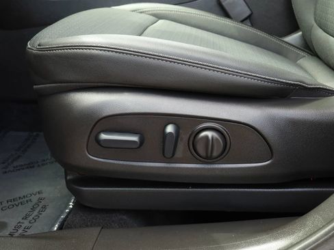 Used 2025 Buick Encore GX Preferred w/ Advanced Technology Package AWD/4WD image 12