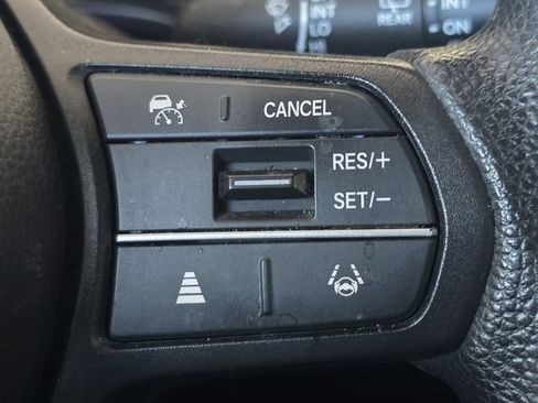 Used 2024 Honda HR-V LX image 10