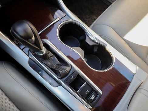 Used 2017 Acura TLX w/ Technology Package image 8