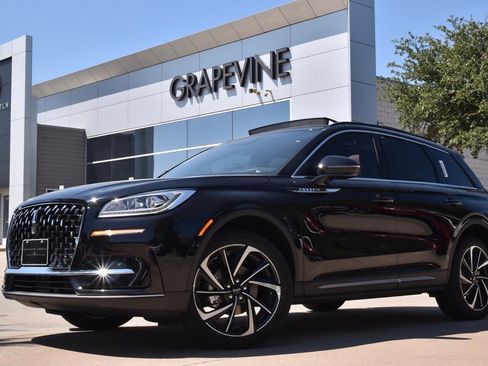 New 2025 Lincoln Corsair Reserve w/ Equipment Group 202A image 1