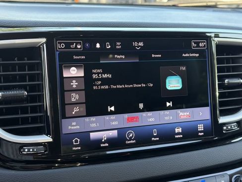 Used 2023 Chrysler Pacifica Touring-L FWD image 31