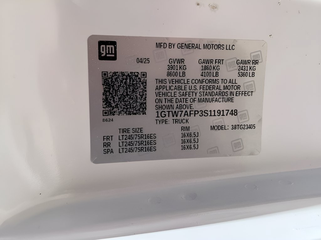Used 2025 GMC Savana 2500 w/ Driver Convenience Package RWD image 28