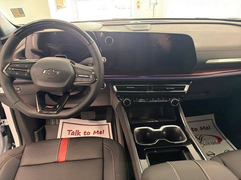 New 2026 Chevrolet Traverse RS w/ LPO, Floor Liner Package FWD image 15