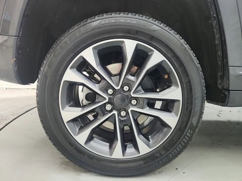 Used 2023 Jeep Grand Cherokee Overland image 41