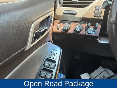 Used 2015 GMC Yukon XL Denali w/ Premium Package AWD/4WD image 17
