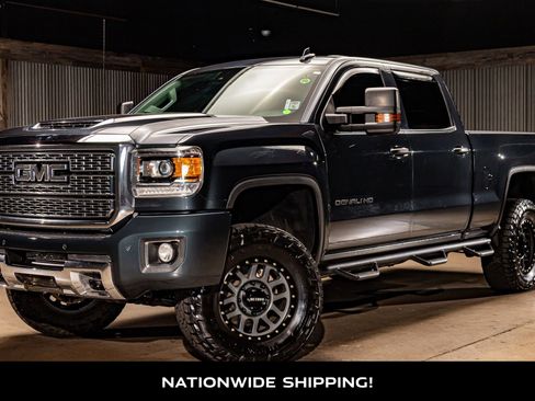 Used 2018 GMC Sierra 2500 Denali w/ Duramax Plus Package image 4