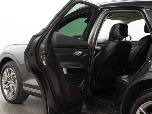 Used 2025 Genesis GV70 2.5T AWD/4WD image 8