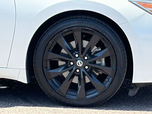 Used 2018 Nissan Maxima SR w/ Midnight Edition FWD image 6