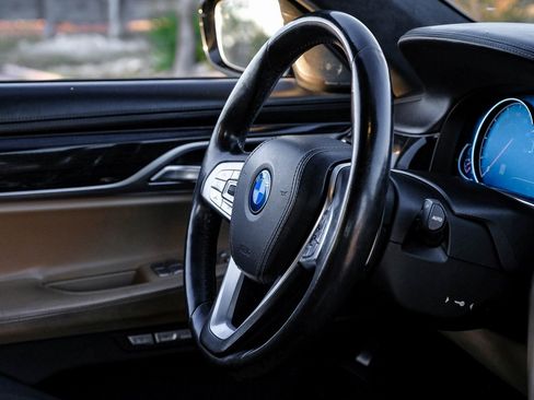 Used 2016 BMW 750i xDrive image 17