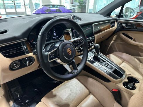 Used 2019 Porsche Macan AWD/4WD image 39