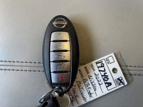 Certified 2022 Nissan Pathfinder Platinum w/ Cargo Package image 21