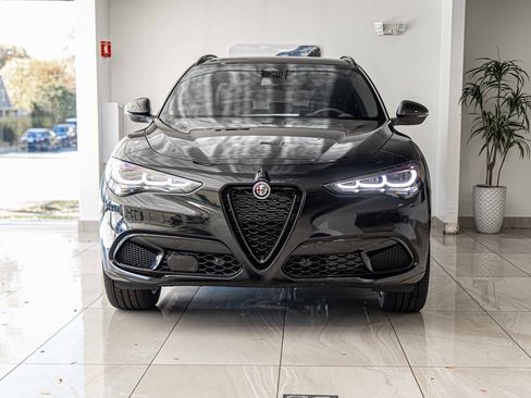 New 2025 Alfa Romeo Stelvio Sprint image 2