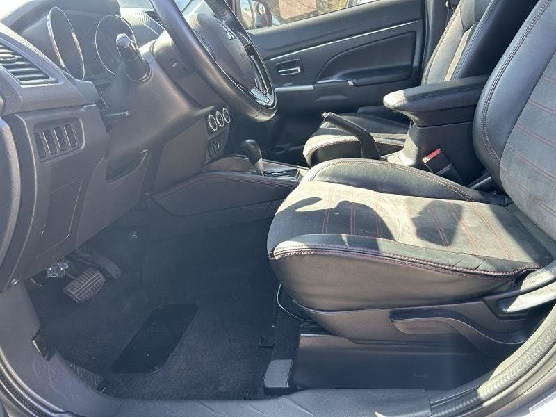 Used 2018 Mitsubishi Outlander Sport SE FWD image 6
