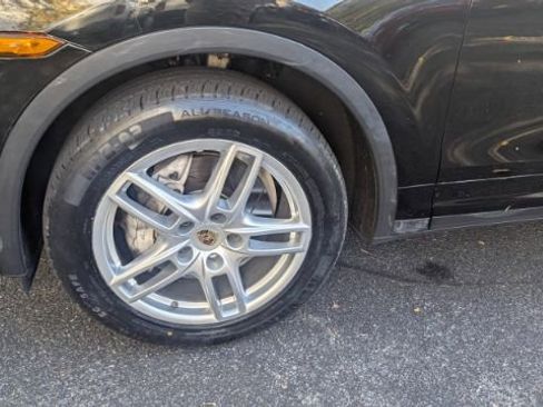 Used 2014 Porsche Cayenne Platinum Edition image 9