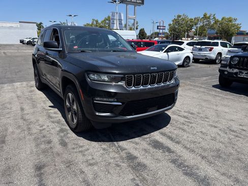 Used 2023 Jeep Grand Cherokee 4WD 4xe w/ Luxury Tech Group II image 6