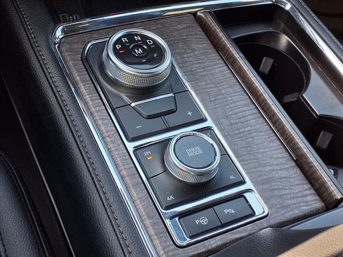 Used 2021 Ford Expedition Limited image 10