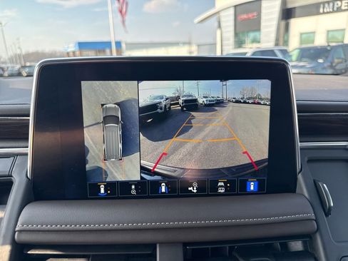 Used 2023 Chevrolet Suburban Z71 w/ Luxury Package image 24