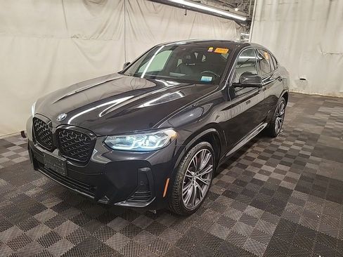 Used 2022 BMW X4 xDrive30i AWD/4WD image 2