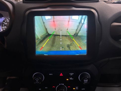 Used 2021 Jeep Renegade Latitude image 20