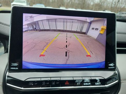 Used 2022 Jeep Compass Limited image 11