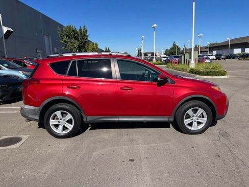 Used 2014 Toyota RAV4 XLE AWD/4WD image 4