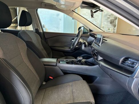 Used 2023 Nissan Rogue SV image 37