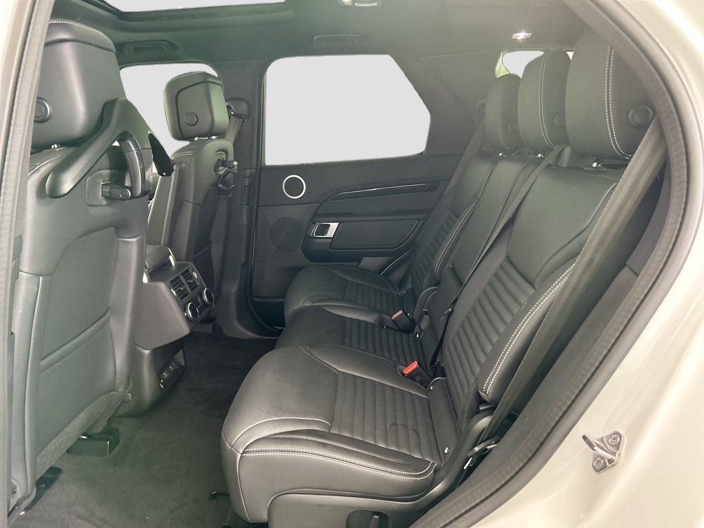 Certified 2025 Land Rover Discovery S AWD/4WD image 20
