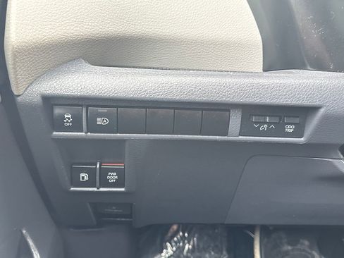 Used 2021 Toyota Sienna XLE w/ XLE Plus Package image 34