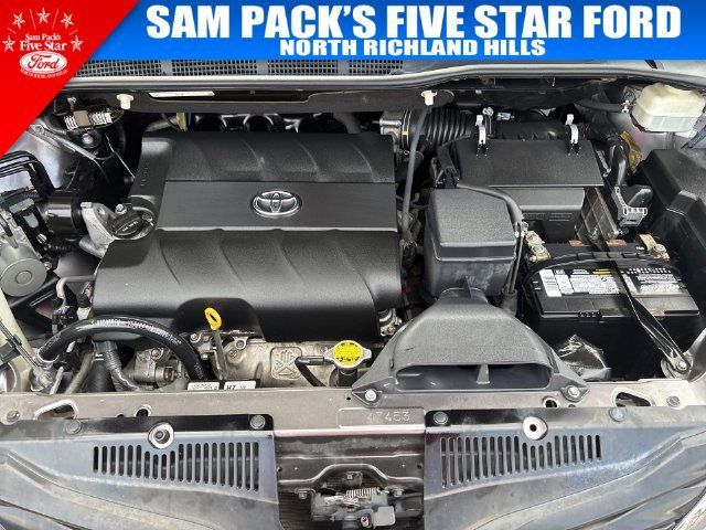 Used 2012 Toyota Sienna LE FWD image 33