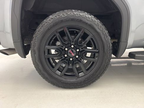 Used 2025 GMC Sierra 1500 Elevation AWD/4WD image 8