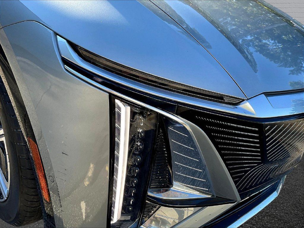 Used 2024 Cadillac Lyriq Luxury RWD image 17