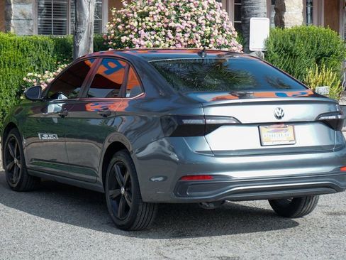 Used 2022 Volkswagen Jetta SE image 6