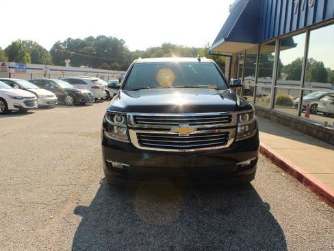 Used 2015 Chevrolet Suburban LTZ RWD image 2