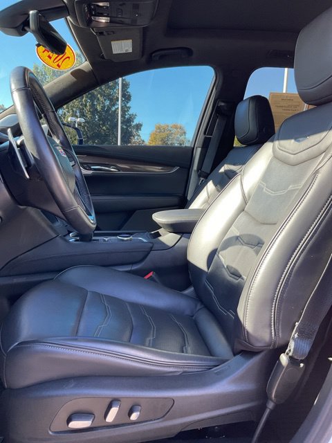Used 2024 Cadillac XT6 Sport w/ Platinum Package AWD/4WD image 18