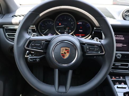 Used 2026 Porsche Macan AWD/4WD image 37