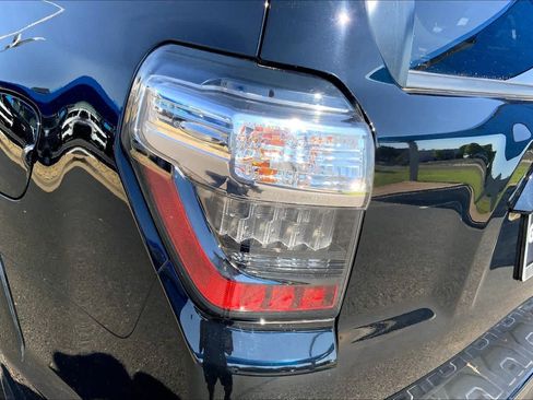 Used 2019 Toyota 4Runner Limited AWD/4WD image 29