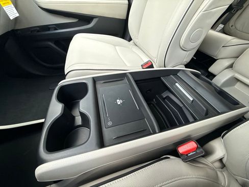 New 2026 Honda Odyssey Touring image 24