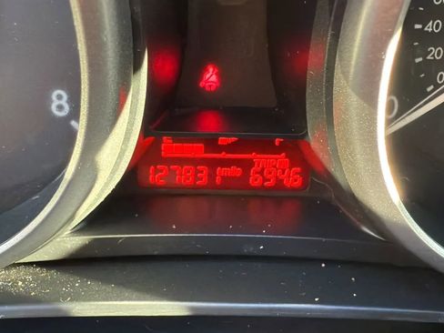 Used 2014 MAZDA MAZDA5 Sport image 17