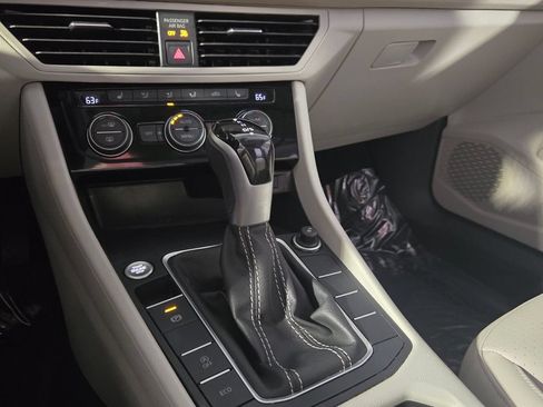 Used 2023 Volkswagen Jetta SE w/ Panoramic Sunroof Package FWD image 18
